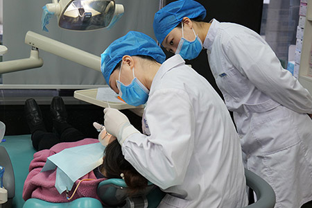 佳德众兴口腔医生介绍拔牙的危害？